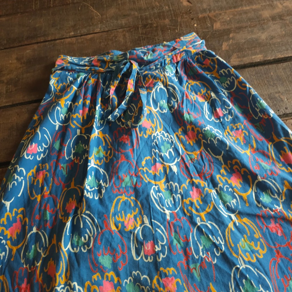 Vintage 1970s Blue Abstract Floral Wrap Skirt A-Line Boho Cotton Midi Skirt - Picture 13 of 13